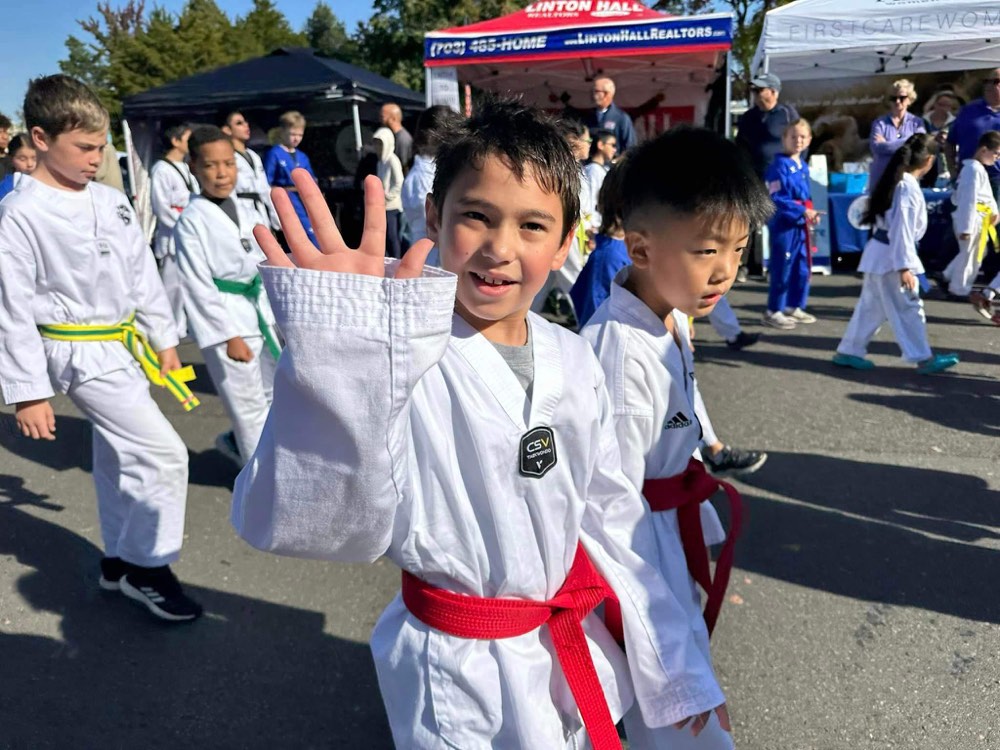 Adult Taekwondo training at Dynamic Kick